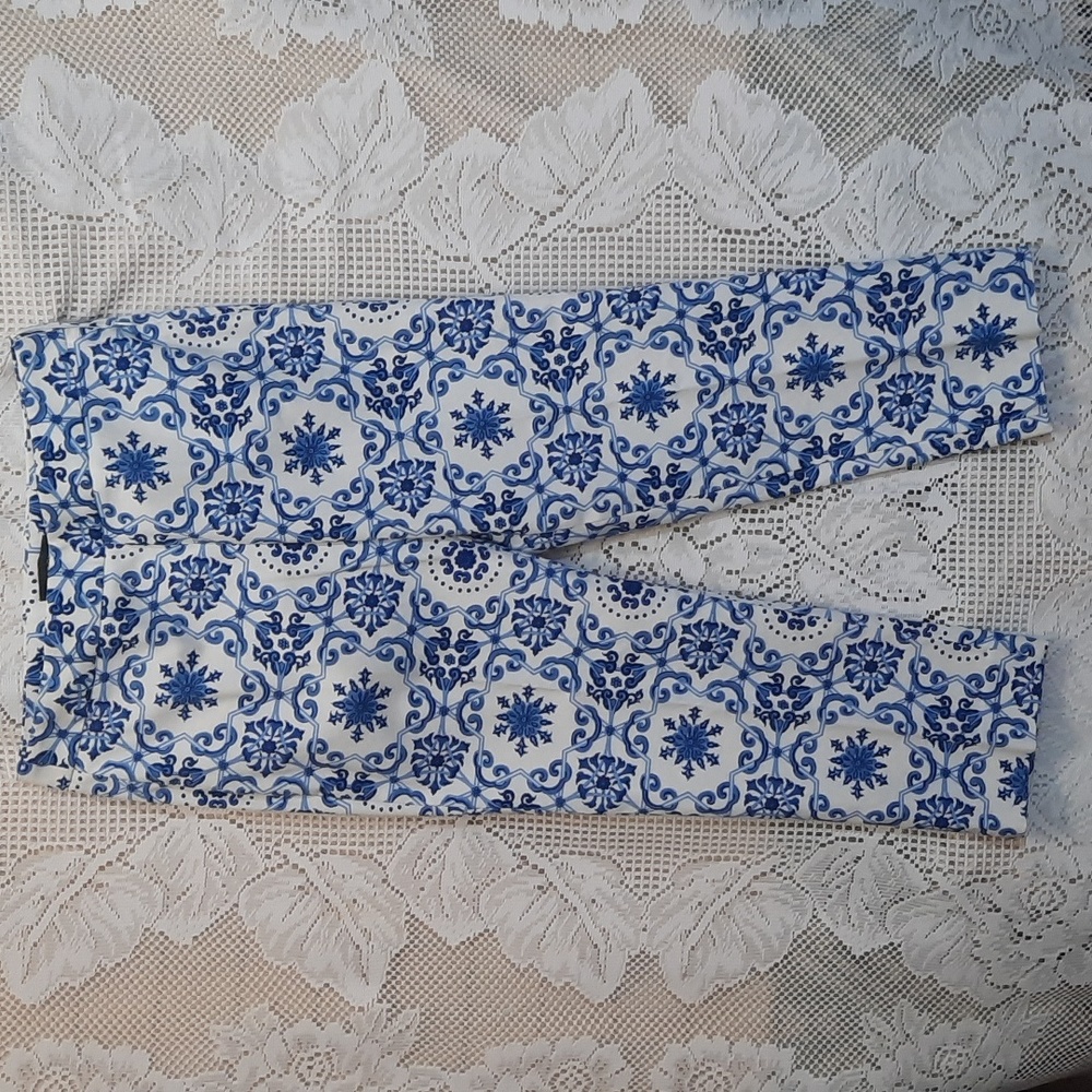 Talbots Ladies Casual Blue + White Pants sz 8